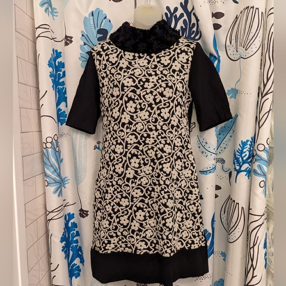 Avalanche Collection Black + White Floral Knit Bodycon Dress Faux Fur Collar Sz4